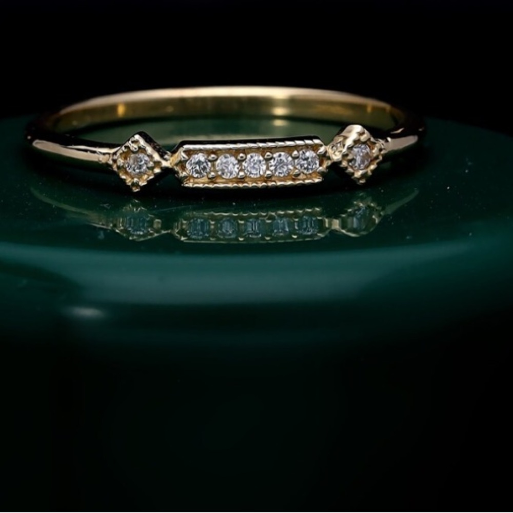 14K gold and diamond ring